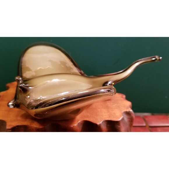 Stingray Figurine Hand Blown Art Glass Decor Green & Black 7.5"x6.5"x3" - Picture 3 of 6